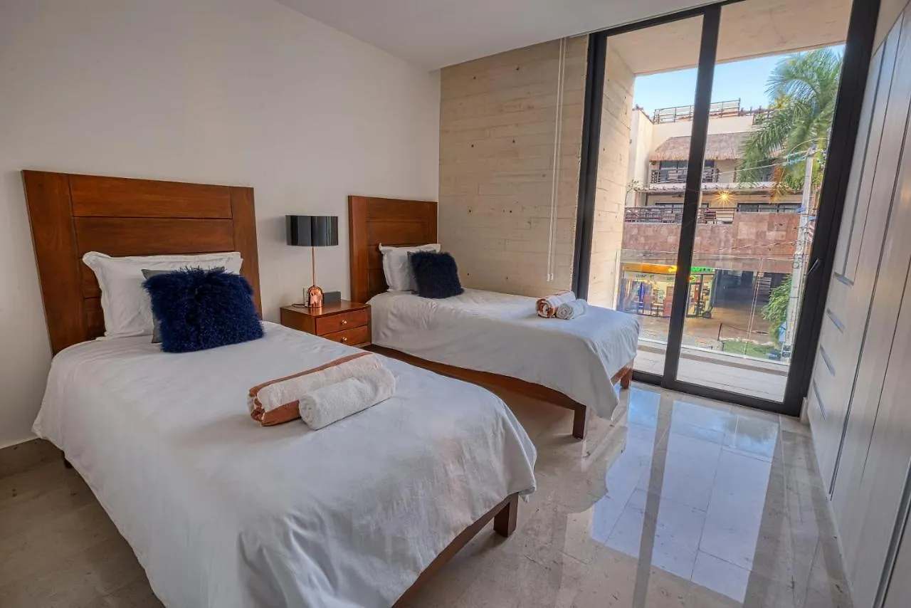 Astonishing Condo With Balcony In A Private Complex With Pool And Gym Playa del Carmen Appartement