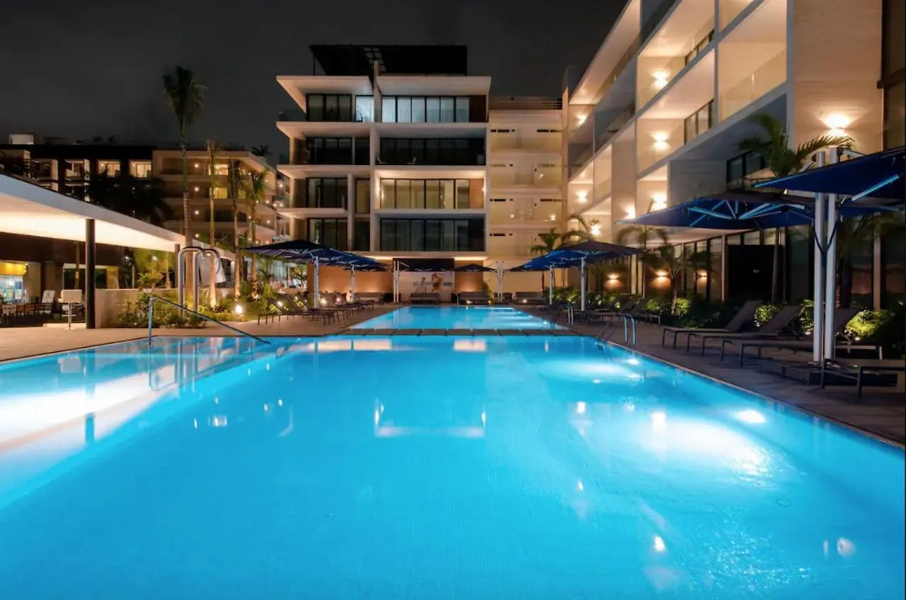 Astonishing Condo With Balcony In A Private Complex With Pool And Gym Playa del Carmen Lägenhet